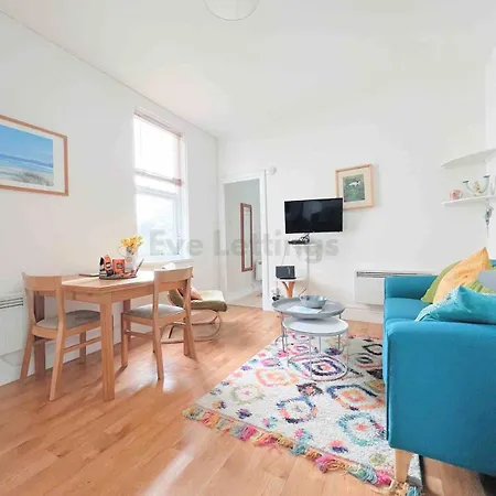 דירה Mermaid Apartment, A Colourful Coastal Escape By The Sea, Child Friendly St Ives