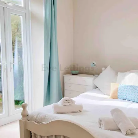 Mermaid Apartment, A Colourful Coastal Escape By The Sea, Child Friendly St Ives